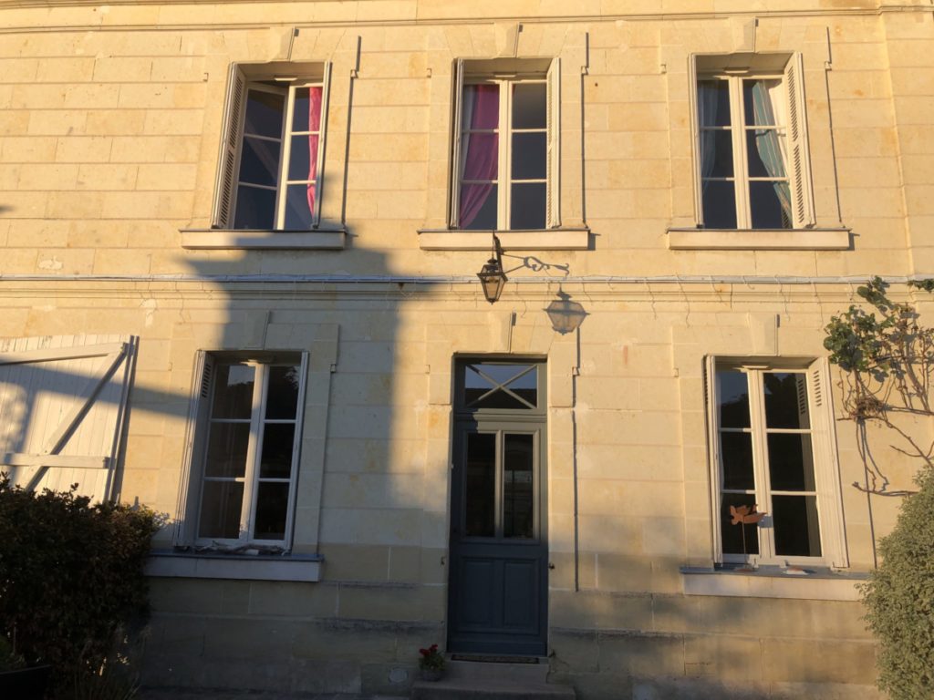 Gîte de charme Au Bras du Tilleul : élégance et chaleur de la pierre de tuffeau